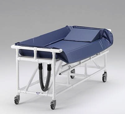 Badeleje/Transportleje, UDL 1500 VR, polstret, m/vandafløb,  nedfældige sider og justérbar rygstøtte 