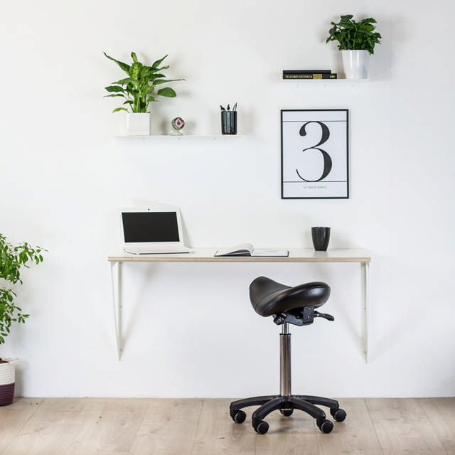 Saddelstol m/formstøbt sæde u/ryglæn